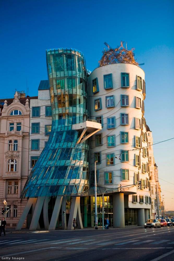 A Táncoló ház, Prága (Csehország)&nbsp;Az egyik legkülönlegesebb modern épület, amely Fred Astaire és Ginger Rogers táncát idézi