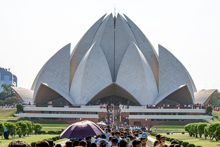 A Lotuss-templom, Újdelhi (India)&nbsp;Hatalmas fehér szirmaival inkább egy óriási virágra hasonlít, mint vallási épületre