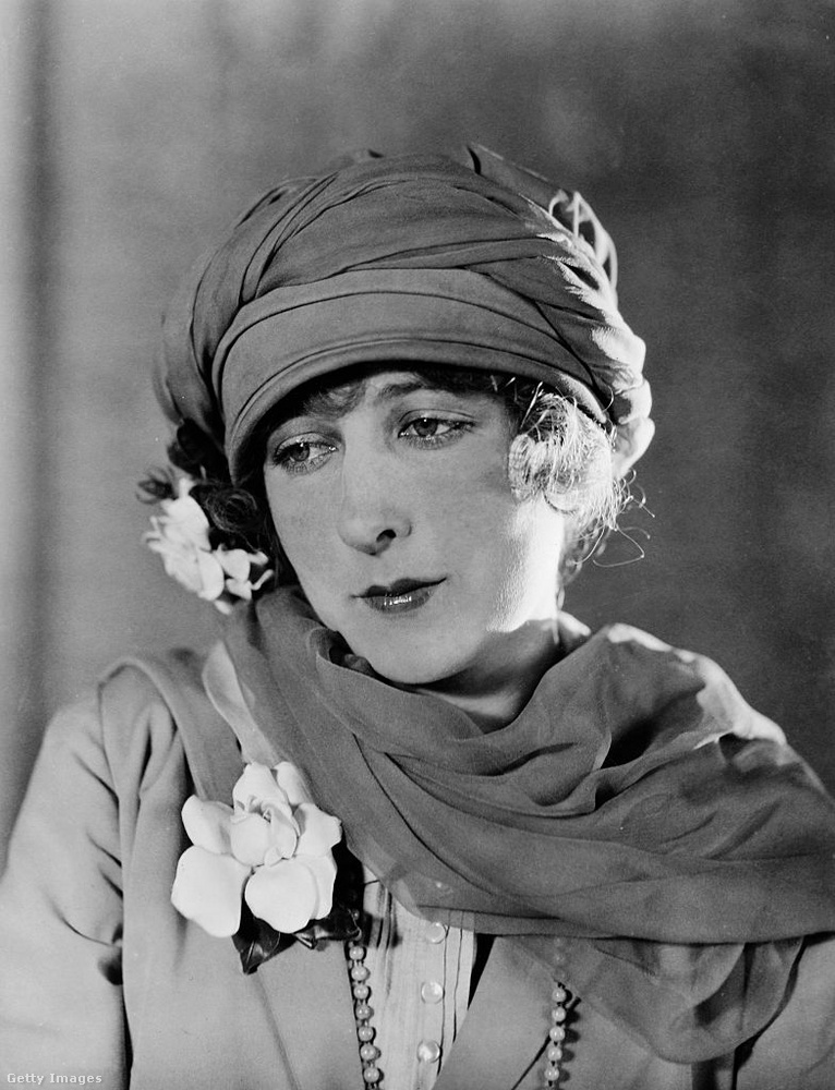 Chaplin és tinédzser feleségei&nbsp;Chaplin 29 évesen vette el a 16 éves Mildred Harrist, majd később a 15 éves Oona O’Neillbe szeretett bele