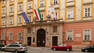 Budimpešta v finančnih težavah: Zarubili so 4,5 milijarde forintov s računa mesta