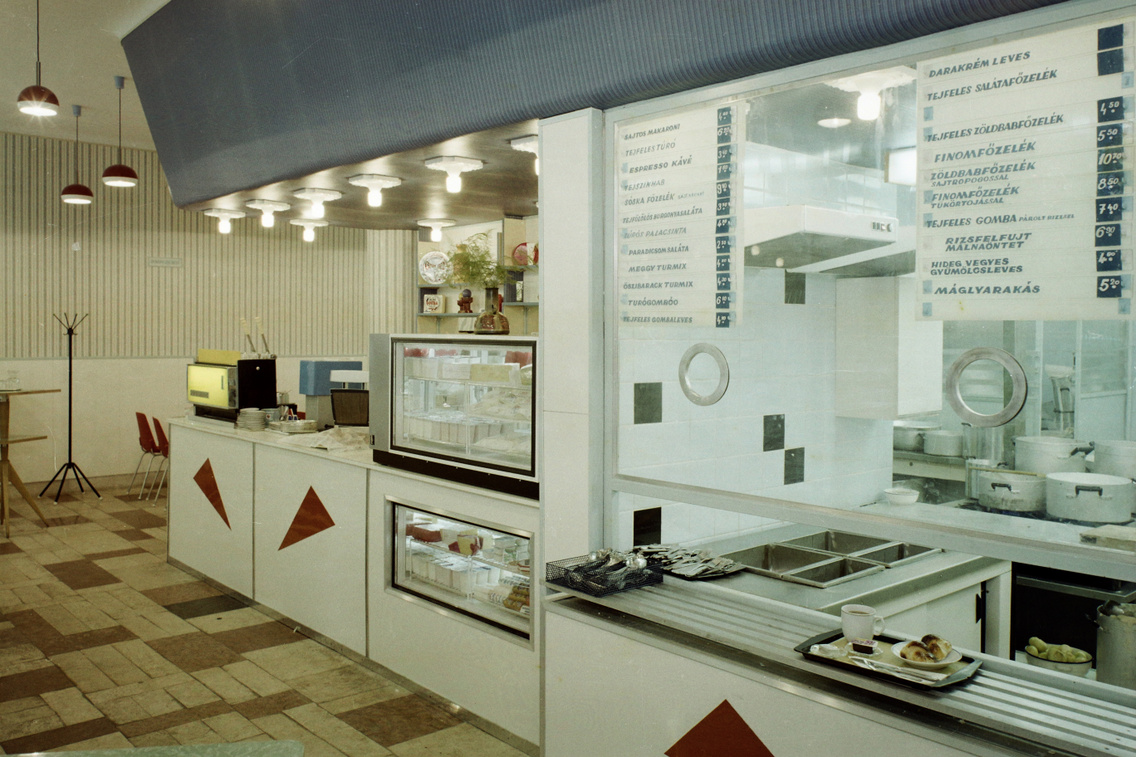 Tejbisztró a Csanády utcában (1974)