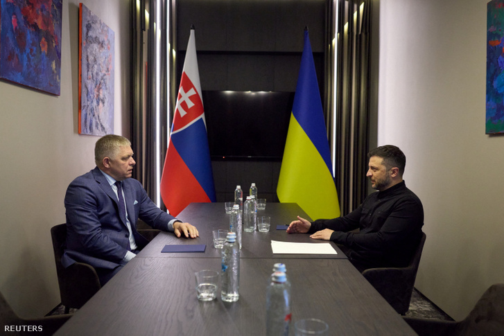 Robert Fico szlovák miniszterelnök és Volodimir Zelenszkij ukrán elnök Ungvár, Ukrajnában 2025. szeptember 5-én