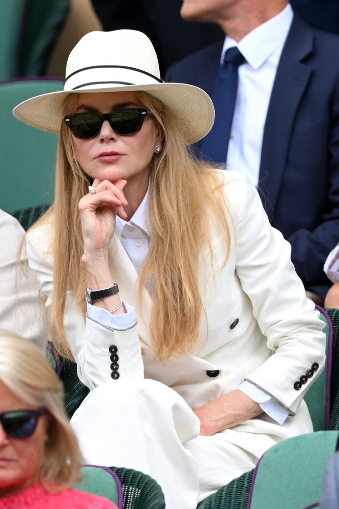 Nicole KidmanAz újságos fiú című filmben a színésznő és Zac Efron közös jelenetében egy medúza csípi meg a színész karakterét