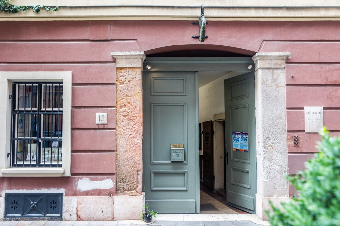 viskovicsmihalyutca12-230921-majorkata-31.exact1980w