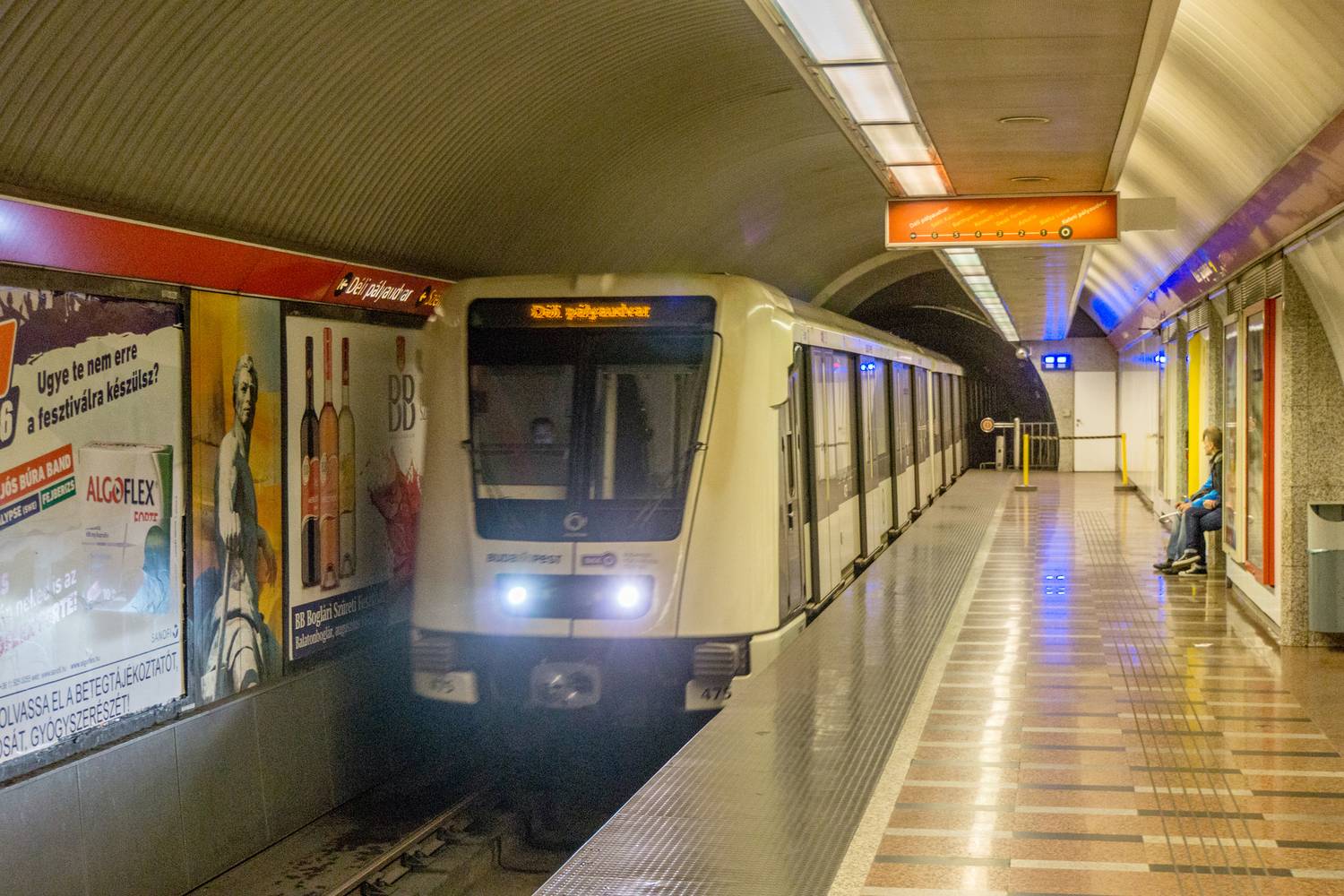 m2-es-metro-hetvegi-leallas