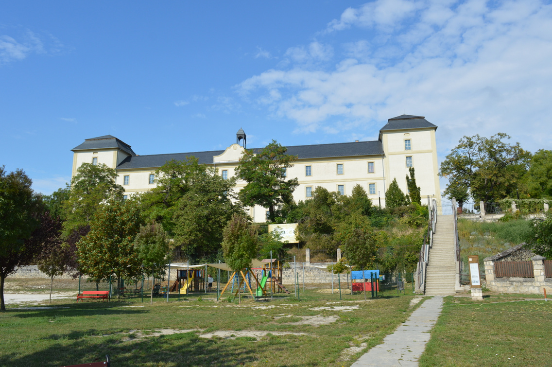 A Zichy-kastély ma iskola