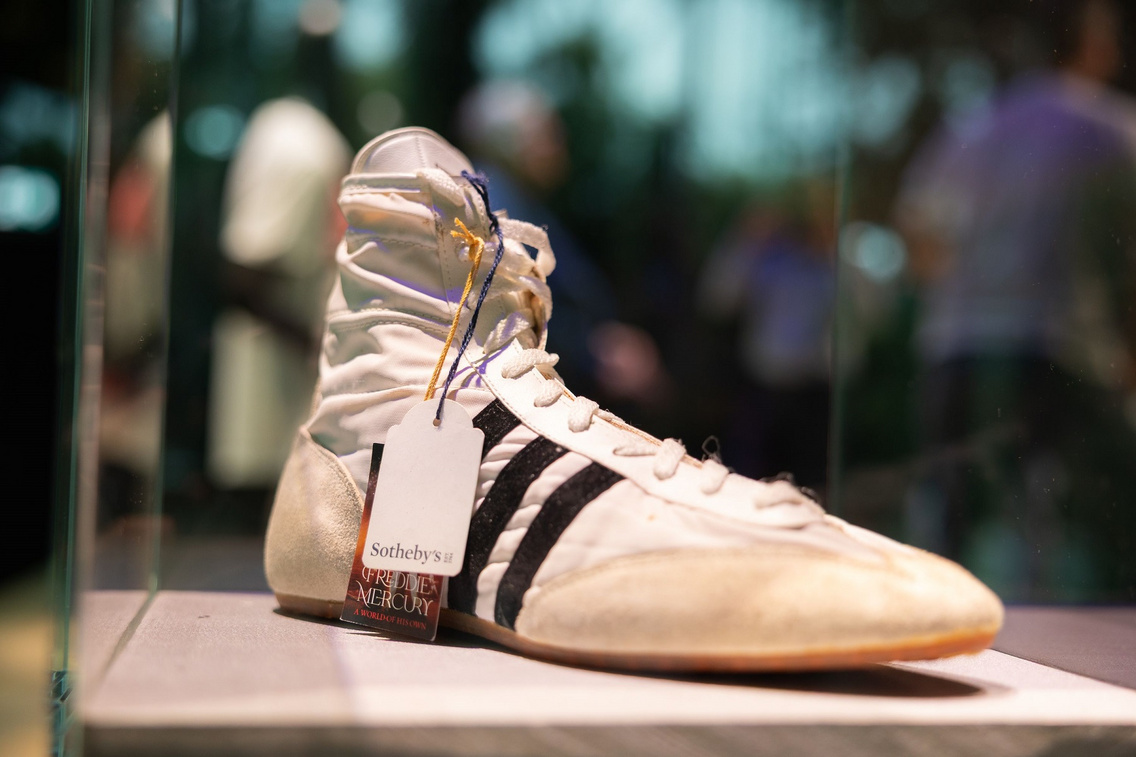 Mercury kedvenc fellépőcipője