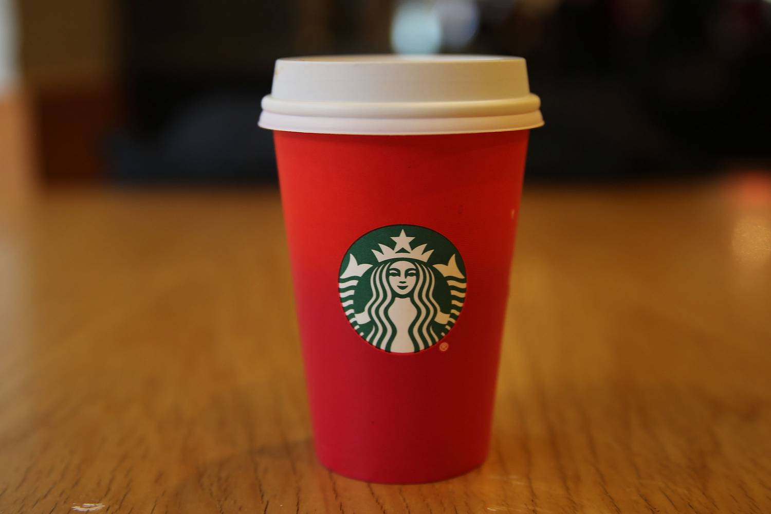 karacsony-vallas-sturbucks-pohar
