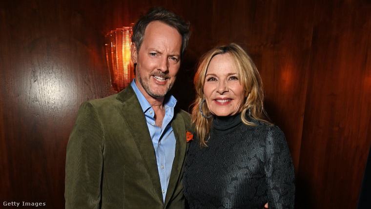 Kim Cattrall és Russell Thomas a Jimmy Choo londoni eseményén. (Fotó: Getty Images)
