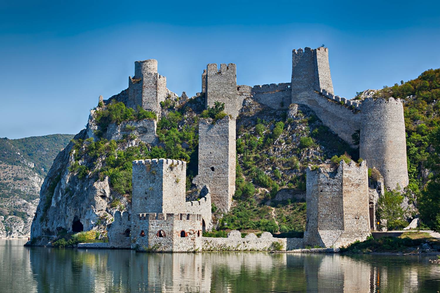 galambóc vár szerbia (4)