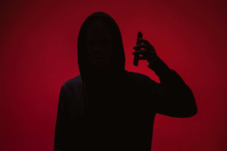 Manapság már a legtöbb ember a fontos adatainak egy részét az okostelefonjában tárolja, így ha azokhoz egy idegen hozzáfér, az komoly gondokat okozhat