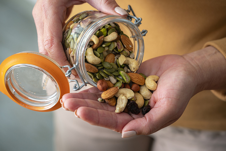 Diófélék és magvakA mandula, a dió és a lenmag erőteljes anyagcsere-szabályozó hatással bírnak