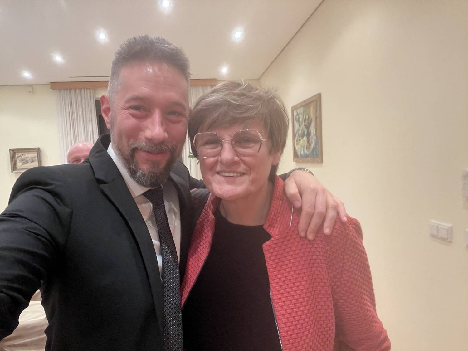 Prof. Karikó Katalinnal, aki az mRNS vakcina feltalálásáért Nobel-díjat kapott