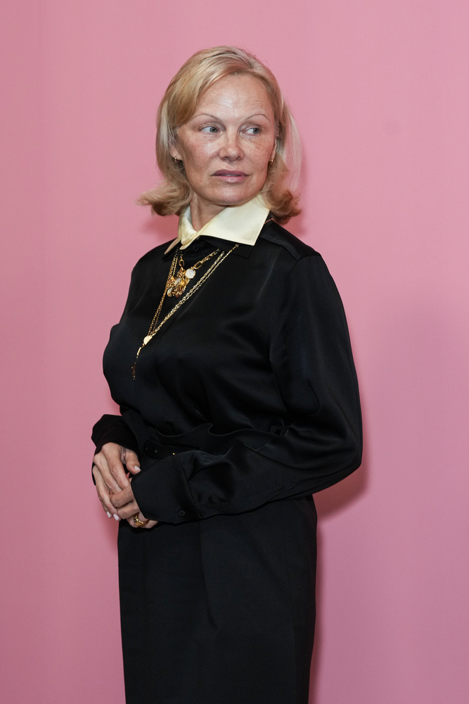 Pamela AndersonA színésznő szintén 2013-ban futotta le a New York-i maratont, ahol az időeredménye 5:41:03 lett