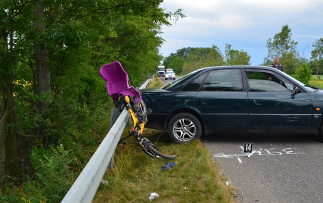 A Szabolcs-Szatmár-Bereg megyei Mánd és Fülesd között történt balesetben egy 38 éves férfi súlyosan megsérült. Az Audi vezetőjét őrizetbe vették