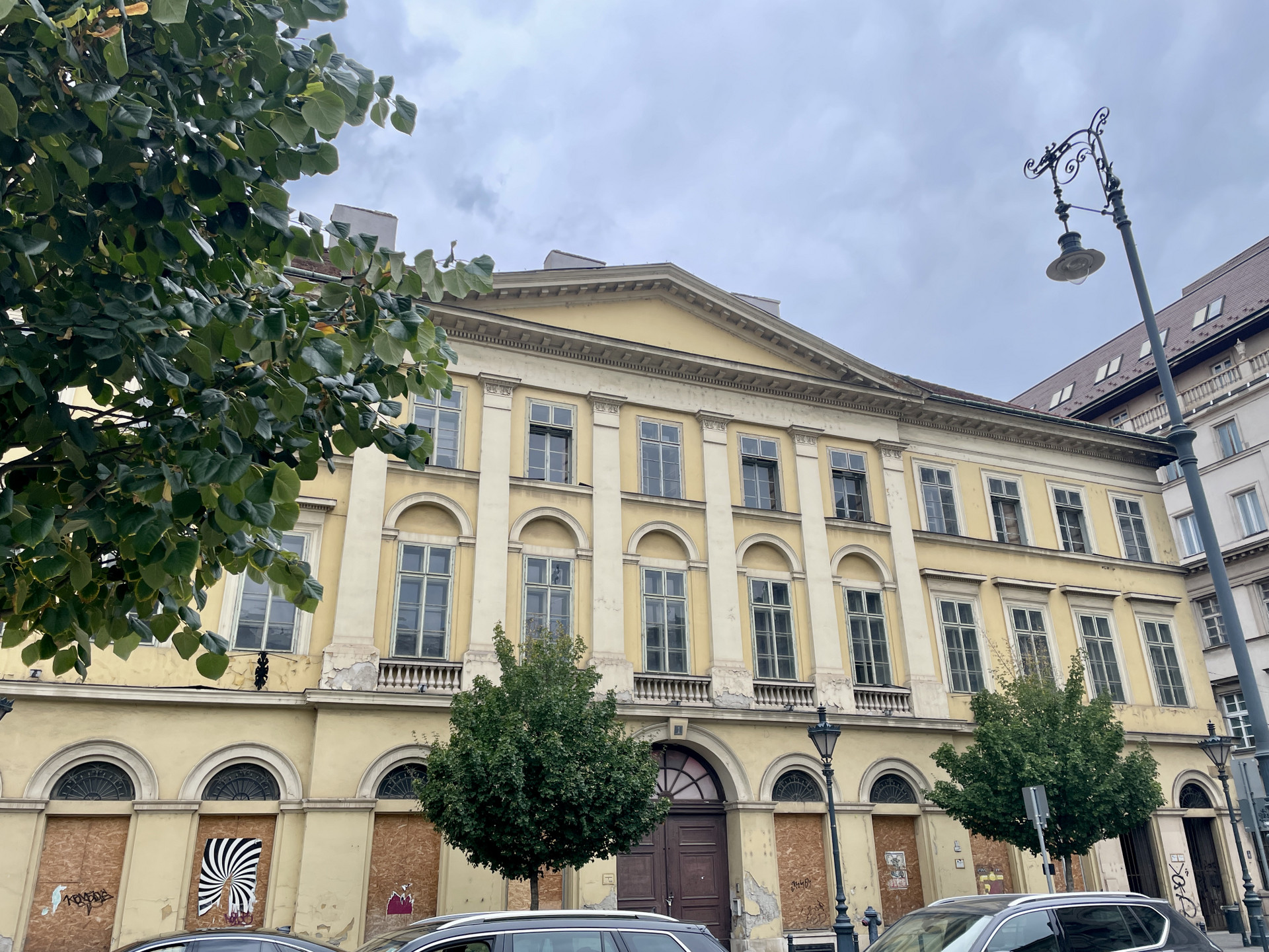 1924 óta műemlék, 2009 óta üresen áll