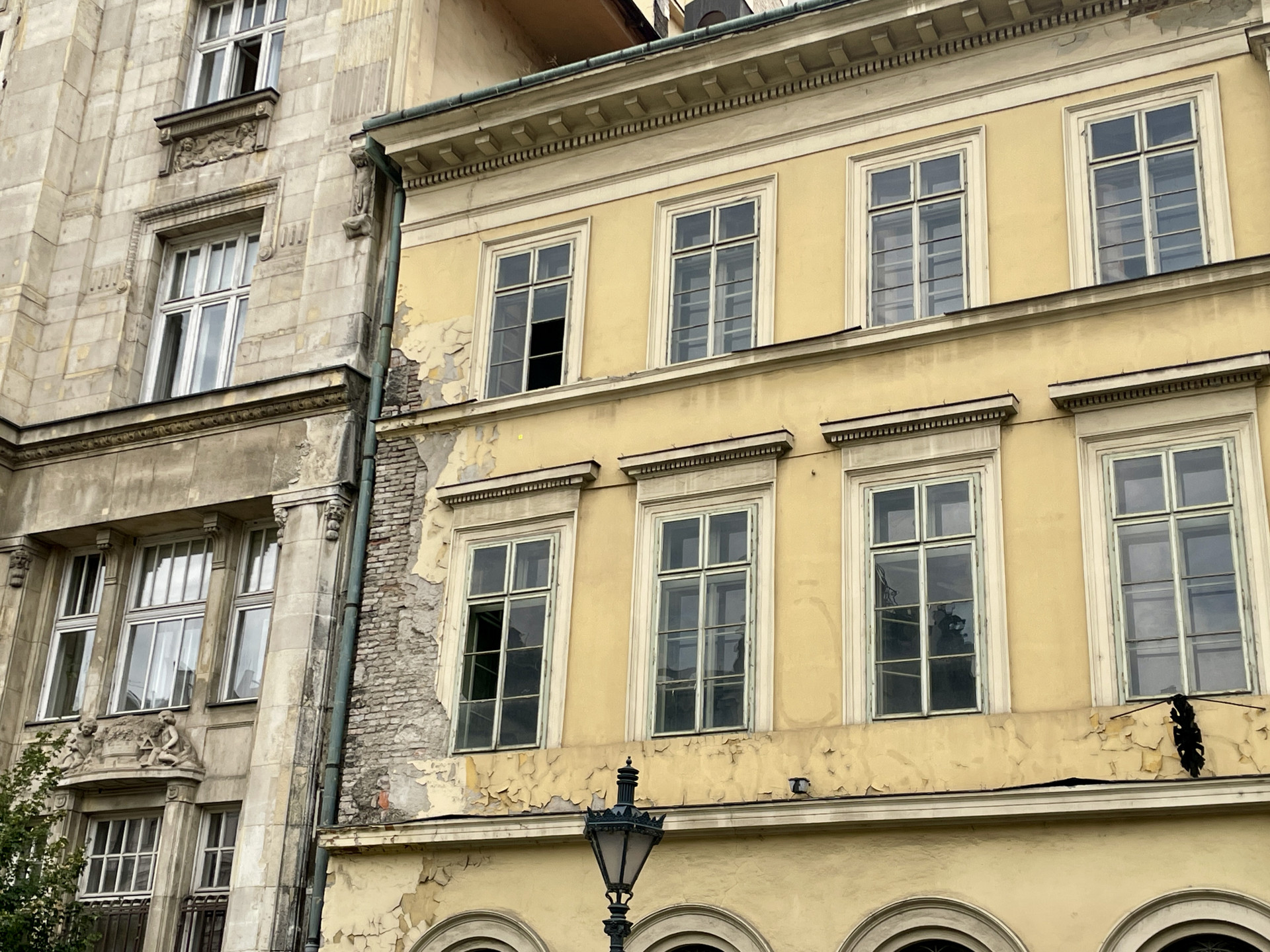 A Pénzügyminisztérium épülete elnyomja