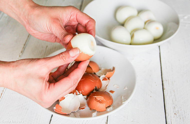 Túl friss tojást főz&nbsp;Érdekes, de a túl friss tojás főzve sokszor rémálom pucolni