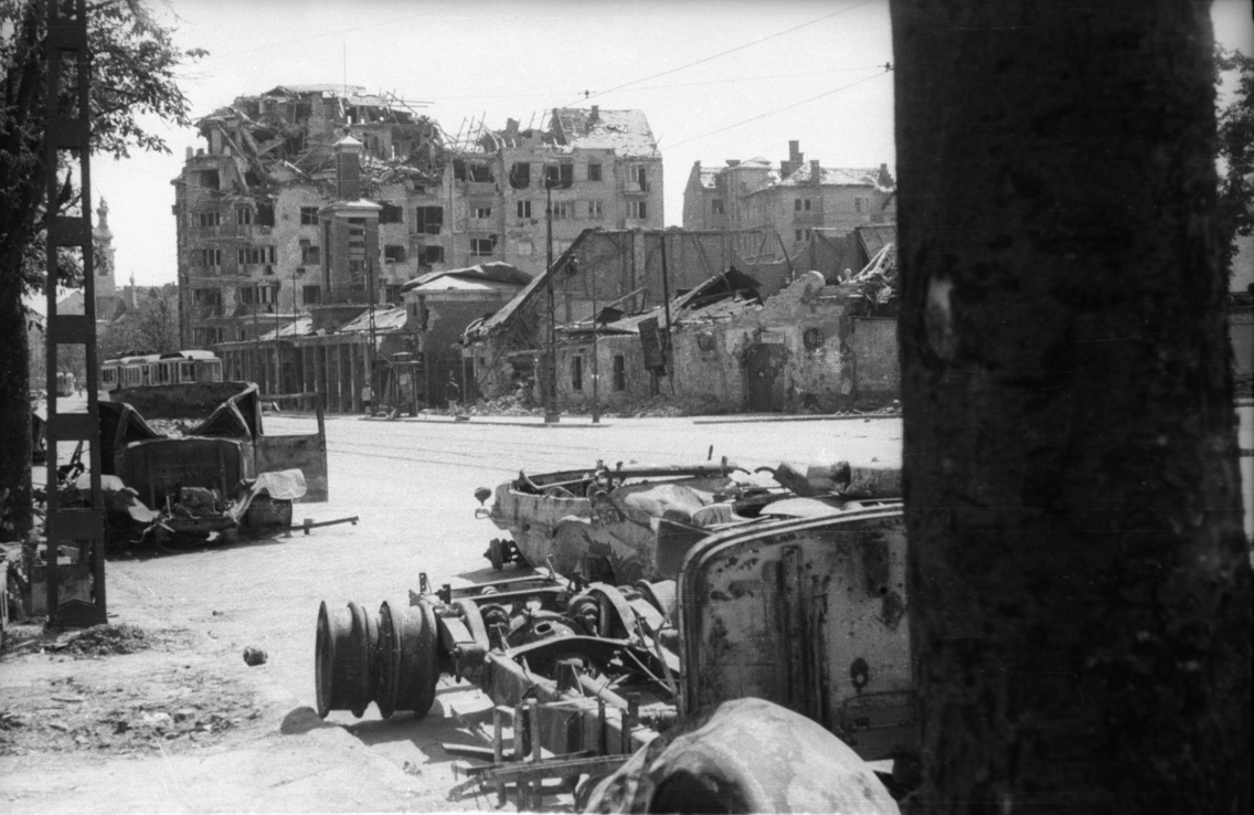 A lerombolt vásárcsarnok a Krisztina körúton