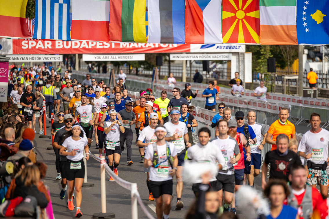 2024 – 30 000 futó nevezett és megdőlt a külföldi résztvevők száma, 110 országból 6400 külföldi állt rajthoz. Az előzetes nevezések alapján 2025-ben minden idők legnagyobb Budapest Maratonját rendezhetik meg