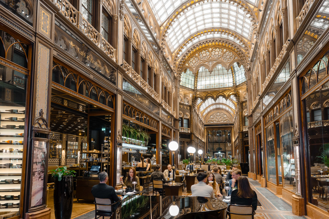 Parisi-Passage-Restaurant-min