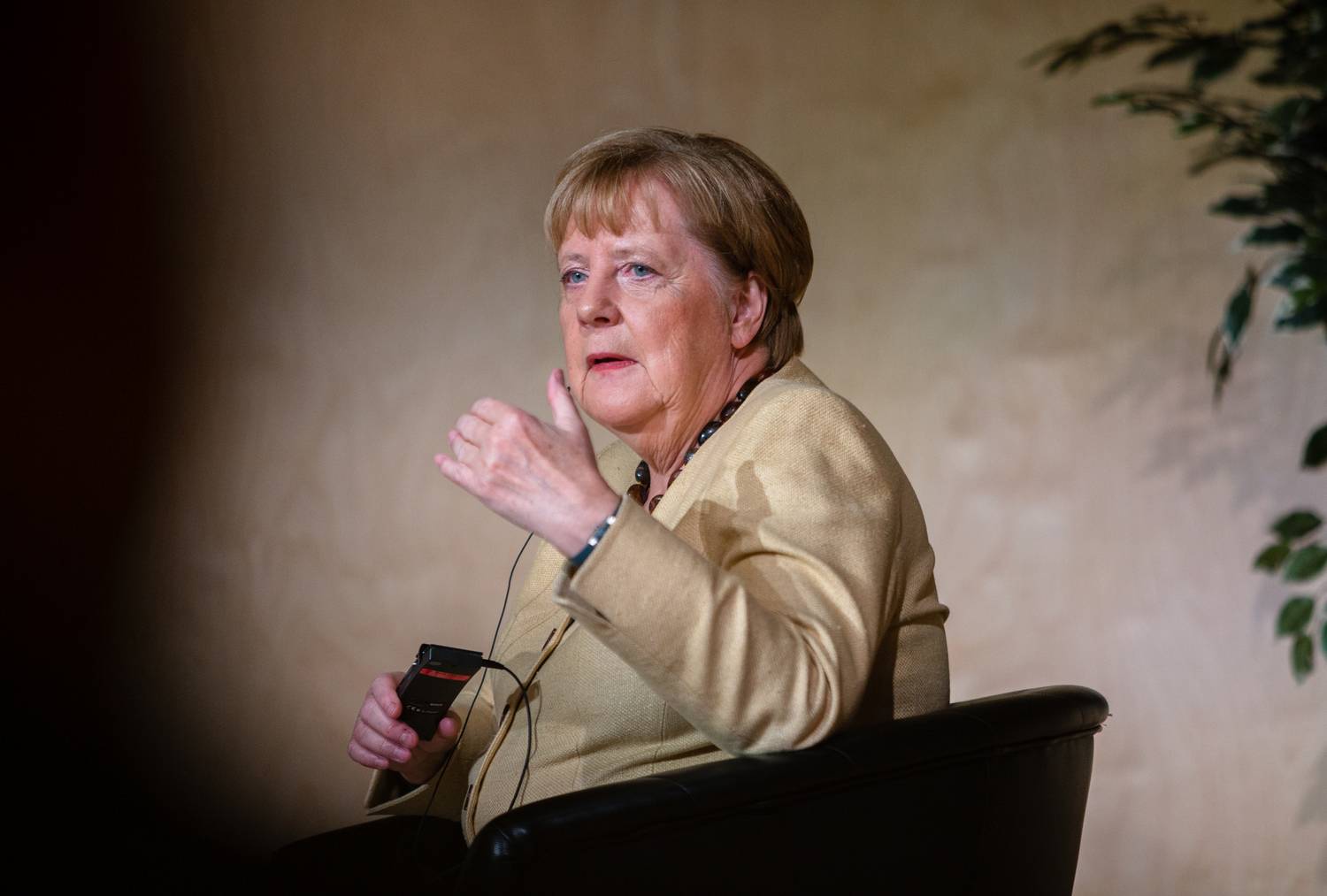 angela 4653