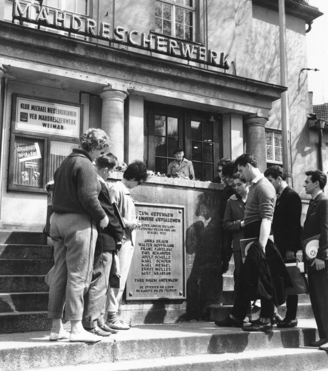A Kapp-puccs munkás áldozatainak emléktáblája Weimarban (1962)