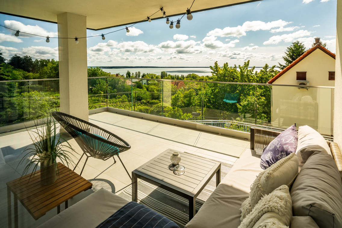 Lake Spirit Boutique Apartments