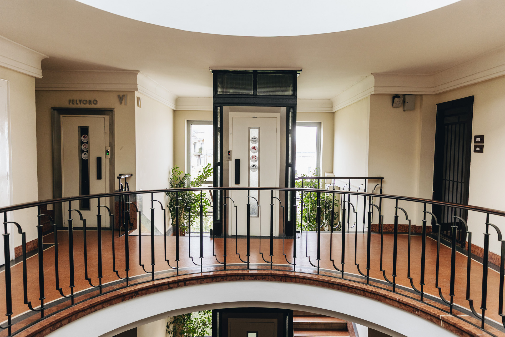 A Georgia-bérház lépcsőháza