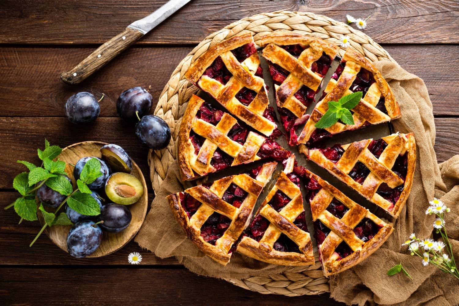 A tökéletes szilvás pite titka a tészta összetevőinek arányaiban rejlik. Így lesz különlegesen puha és omlós