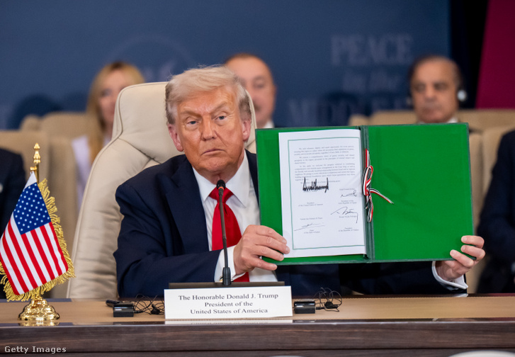 Donald Trump 2025. október 13-án Sarm-es-Sejkben