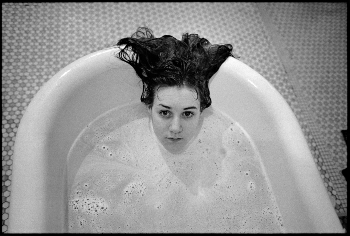 Laurie a fürdőkádban, 81-es kórterem, Oregoni Állami Kórház, Salem, Oregon, USA, 1976