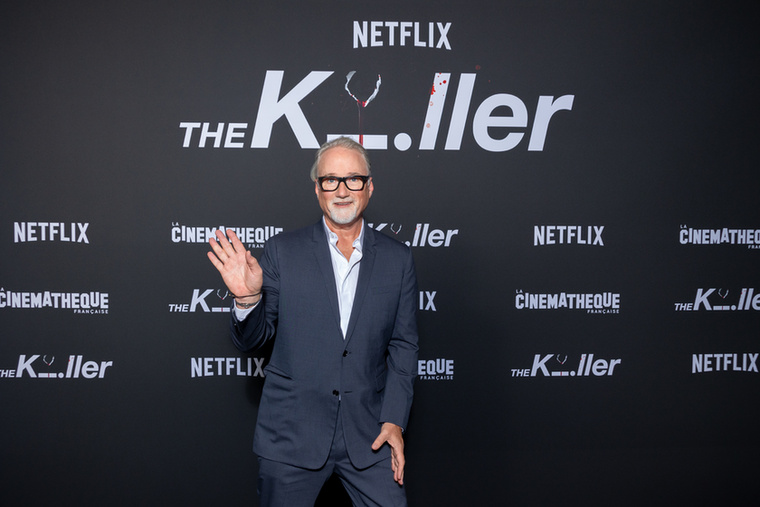 David FincherDavid Fincher a Harcosok Klubja forgatásán arra ösztönözte Edward Nortont, hogy valóságosan üsse meg Brad Pittet a jelenetben, hogy élethű legyen a küzdelem