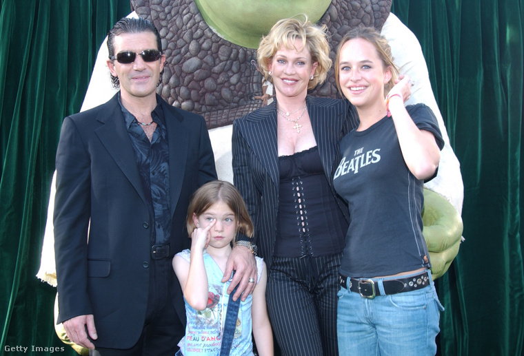 Antonio Banderas, Melanie Griffith, Dakota Johnson és Stella Banderas. (Fotó: Getty Images)
