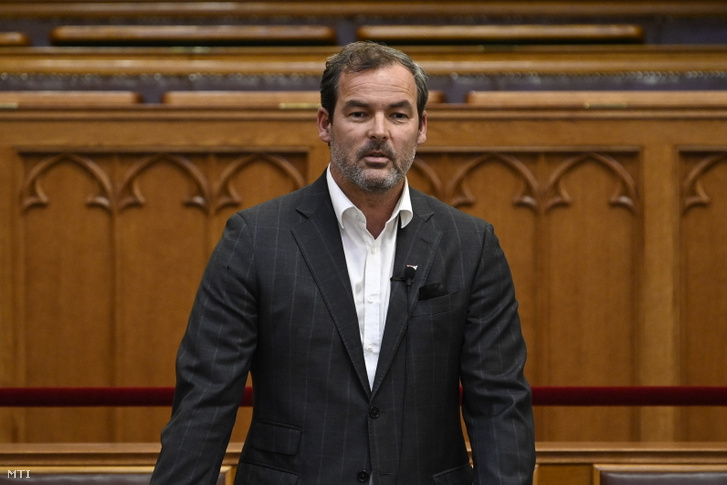 Balassa Péter független képviselő 2025. május 22-én