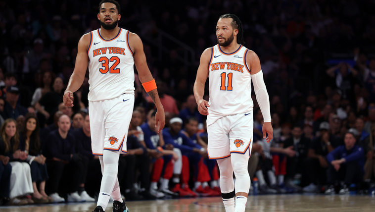 A New York Knicks nagy célokat tűzött ki az új szezonra, Karl-Anthony Towns (b) és Jalen Brunson (j) egészsége pedig kulcsszerepet játszhat az eredményben
