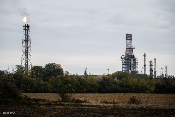 Mol százhalombattai olajfinomítója 2025. október 21-én
