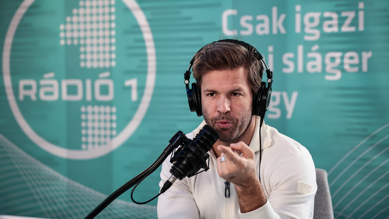 „Ez a szervilitás mélyrepülése” – Sebestyén Balázsék beolvastak a HírTV kirúgott műsorvezetőjének