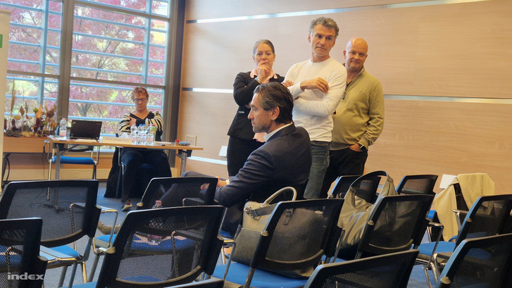 Csák Levente profilból