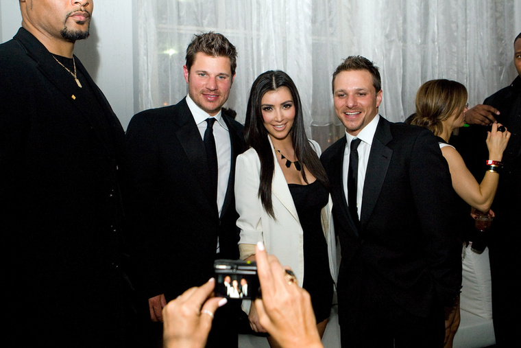 Kim Kardashian és Nick LacheyNick Lachey talán azt hitte, hogy a rövid románca Kim Kardashiannal valódi volt, de úgy tűnik, Kimnek más szándékai voltak