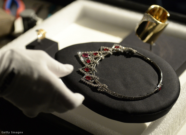 A Cartier rubin- és gyémánt nyaklánc. (Fotó: Getty Images)