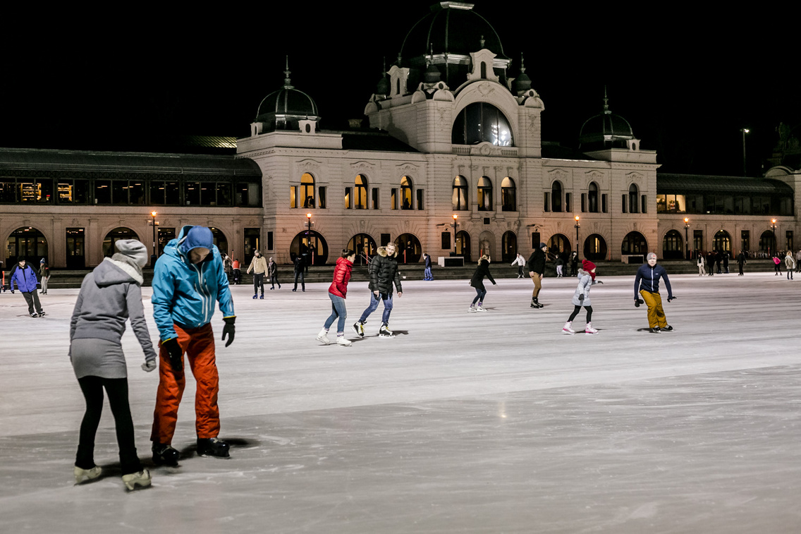 photo-essay-budapest-s-city-park-ice-rink-warms-hearts-again