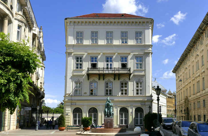 A Deák téri Evangélikus Gimnázium épülete