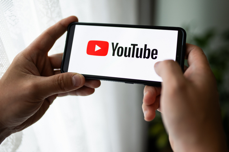 Miután az előfizetés nem teljesen reklámmentes, már be is perelték a YouTube-ot