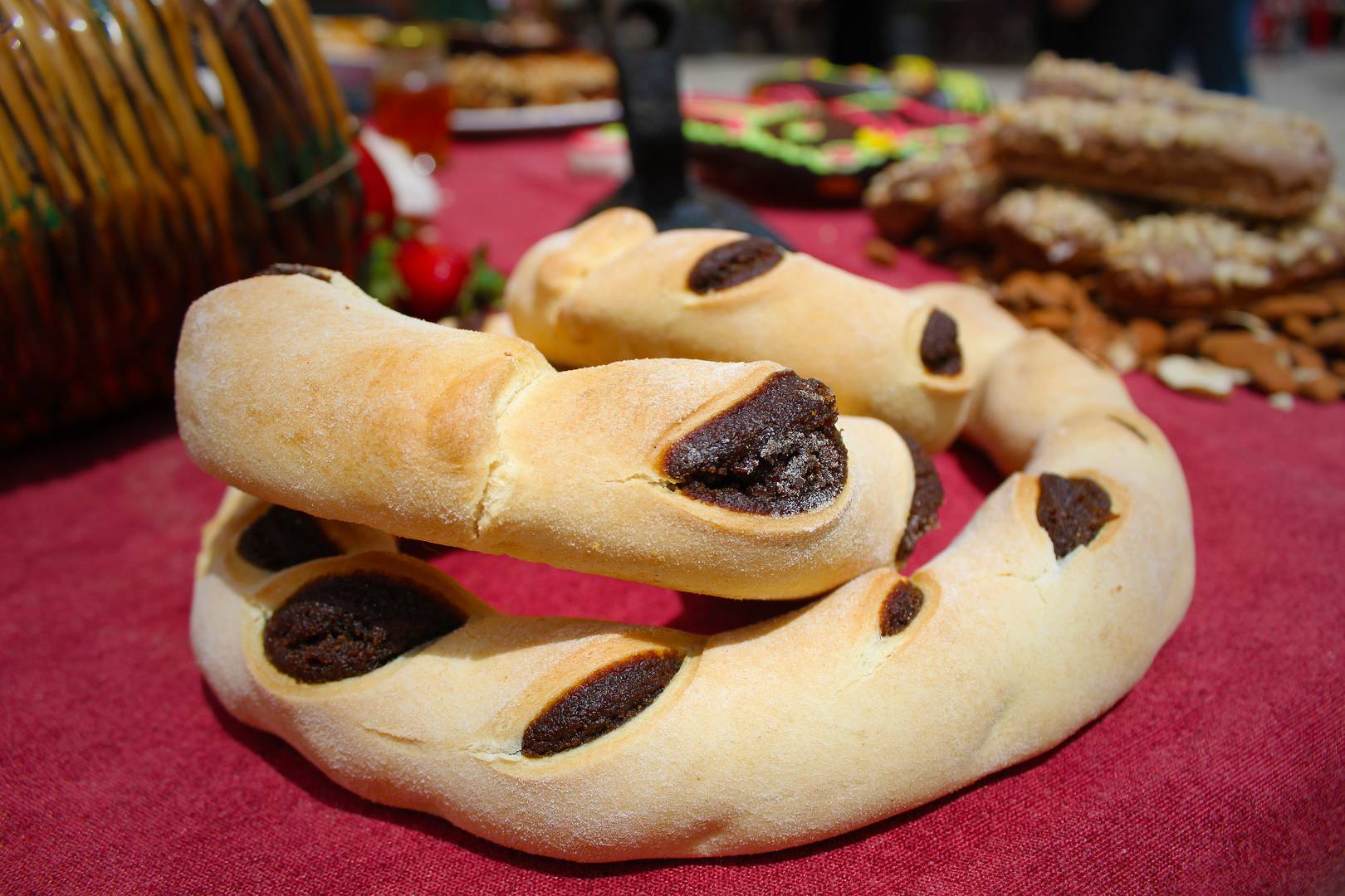 Qaghaq talGhasel Honey rings 1
