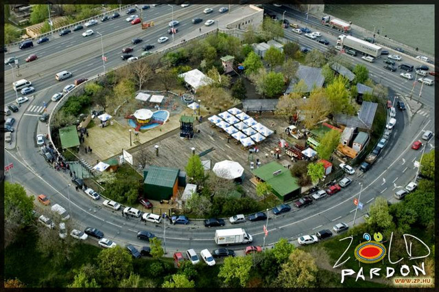 1999 májusában nyitott a Zöld Pardon