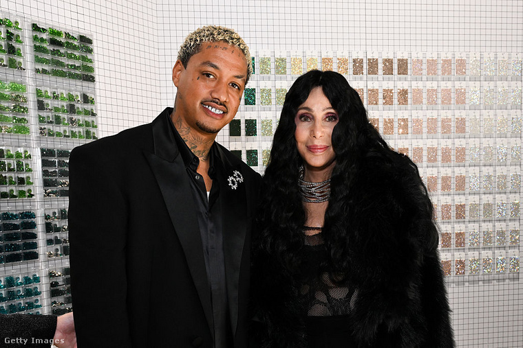 Cher és 40 évvel fiatalabb szerelme között hatalmas a boldogság. (Fotó: Getty Images)