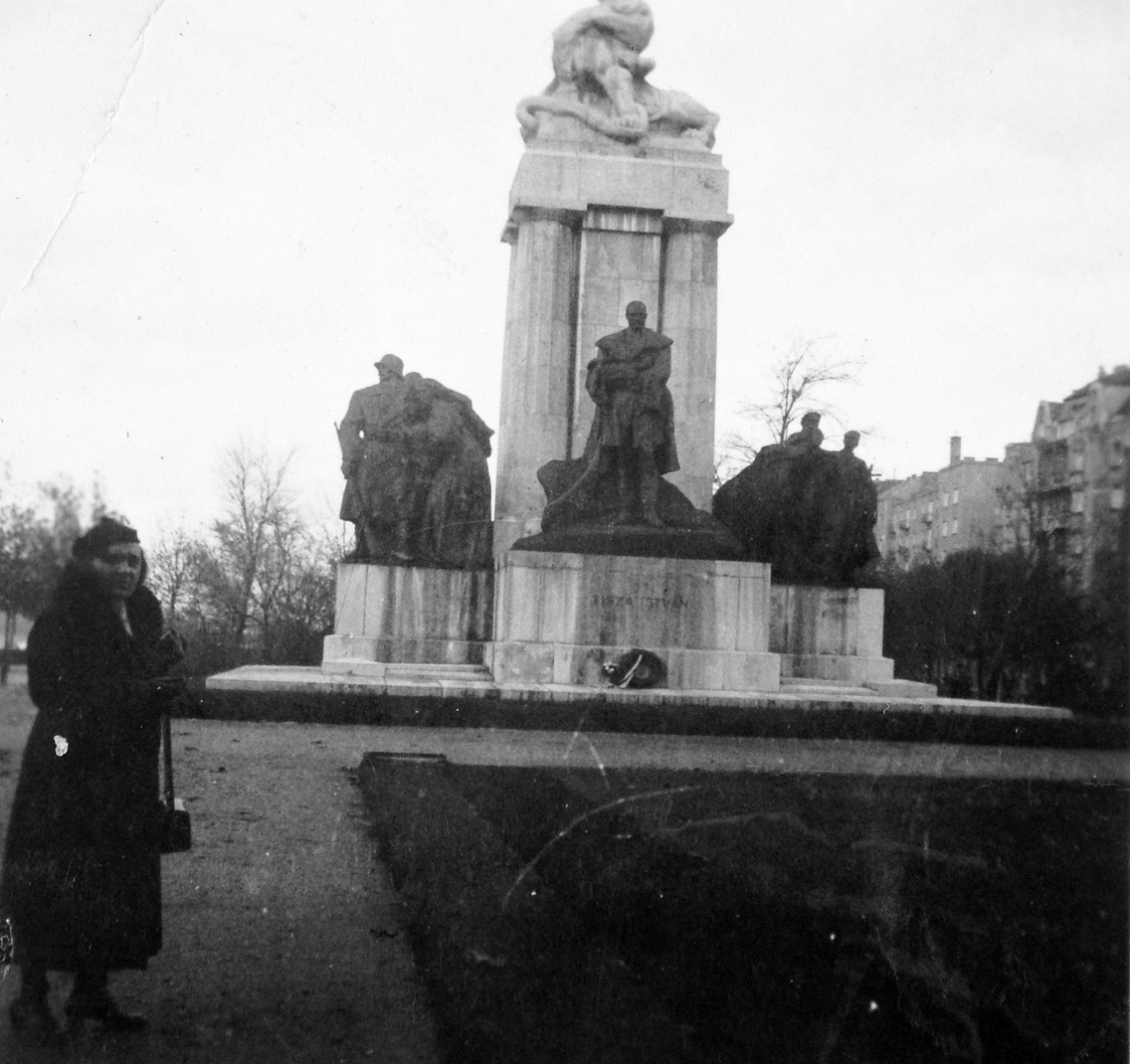 Gróf Tisza István szobra a Kossuth téren