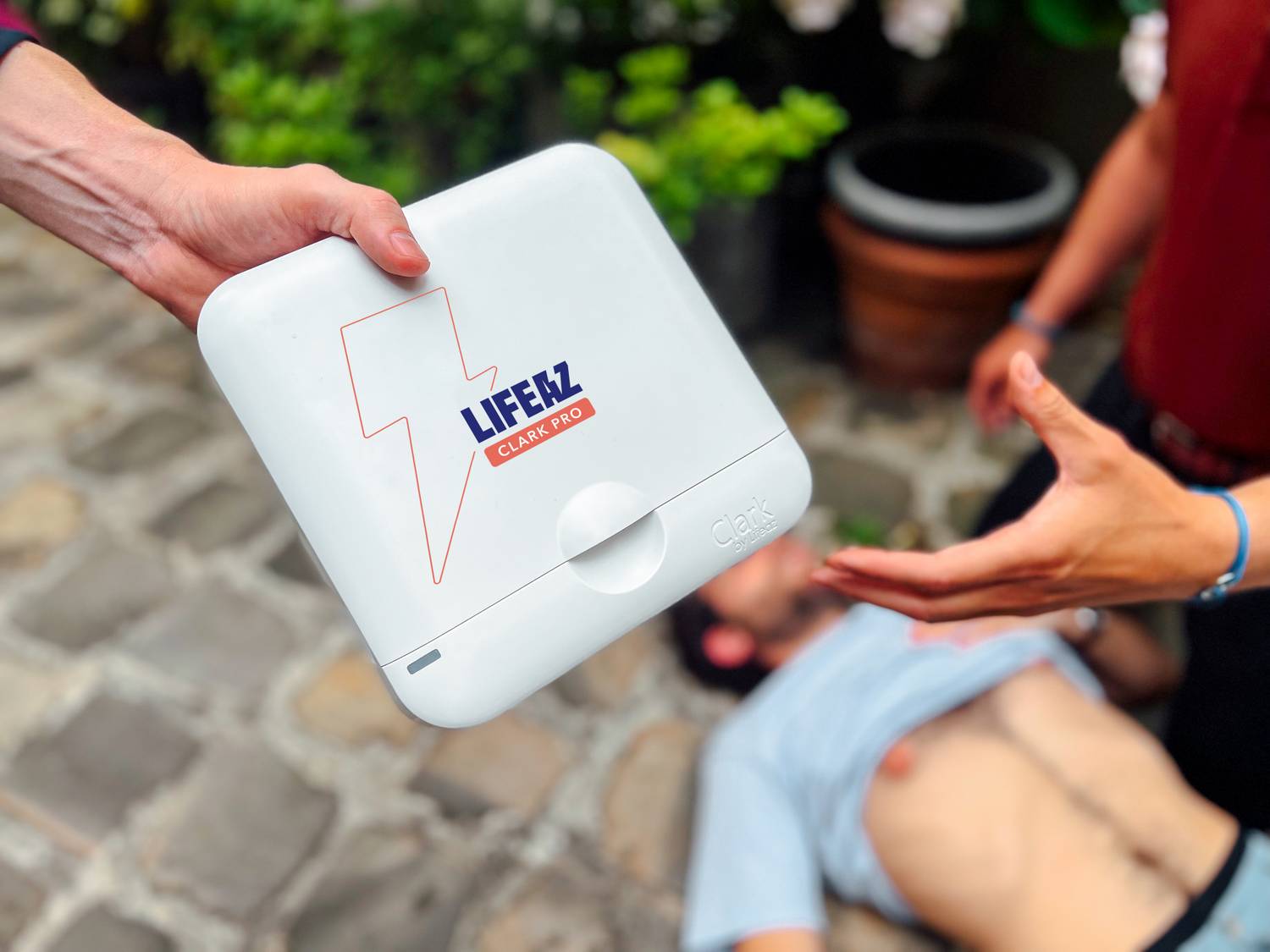 20251106 Tesco defibrillator