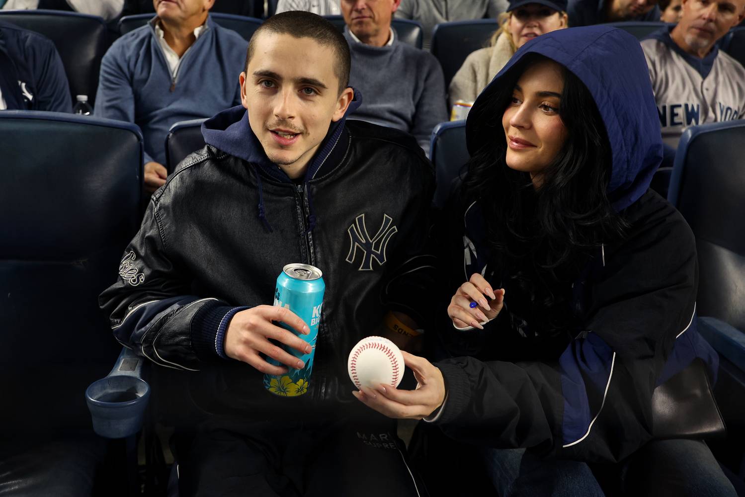 2025 október elején még baseball meccsen jártak.